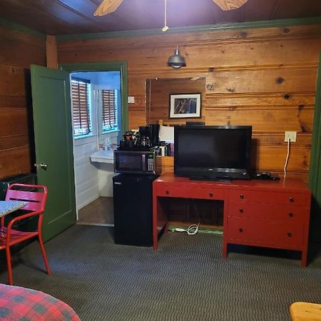 Shaver Lake Village Hotel Exteriör bild