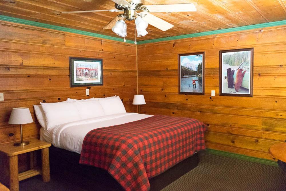 Shaver Lake Village Hotel Exteriör bild