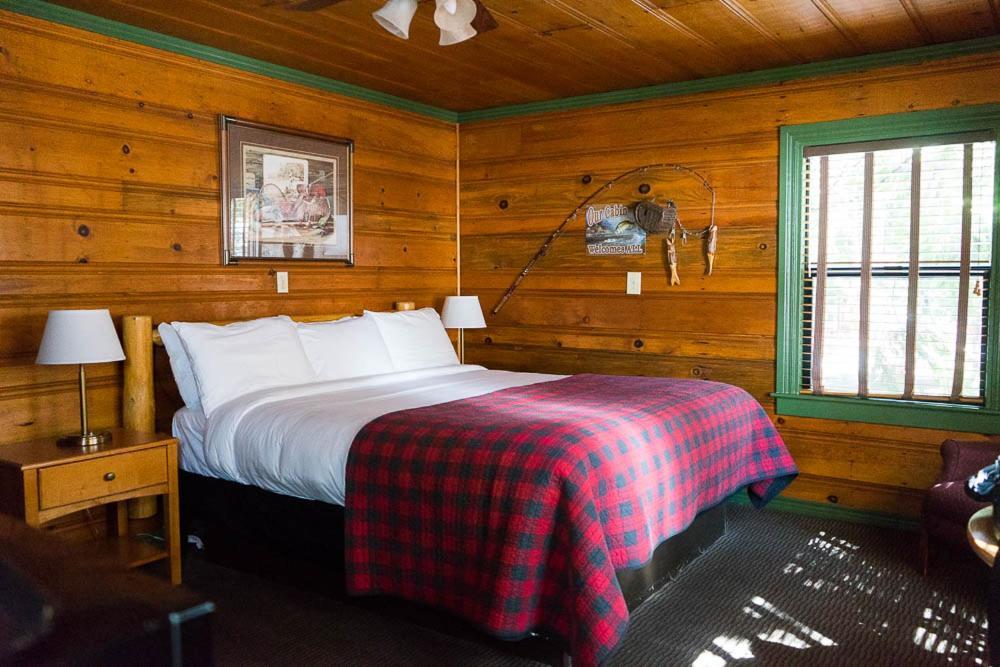 Shaver Lake Village Hotel Exteriör bild