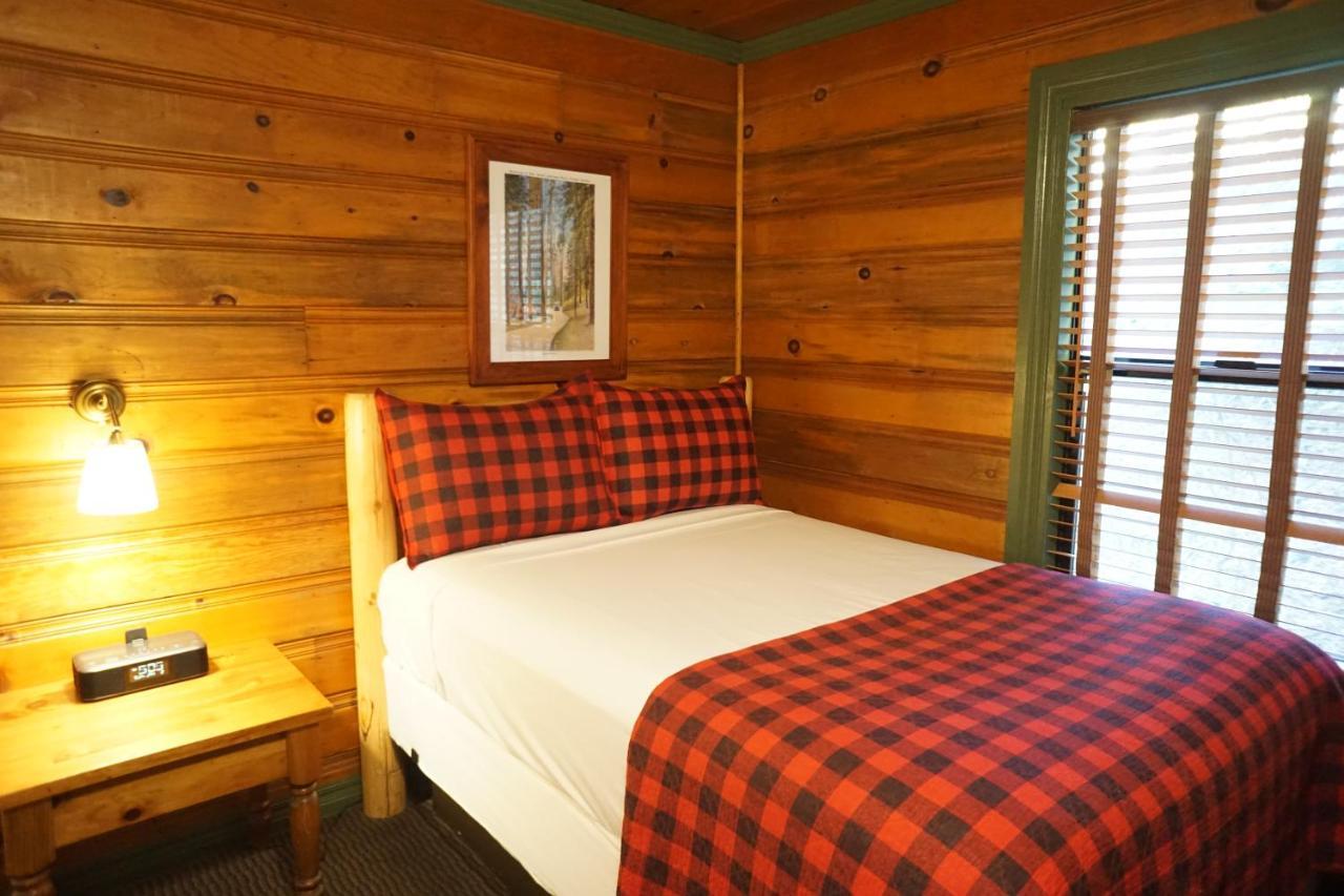 Shaver Lake Village Hotel Exteriör bild
