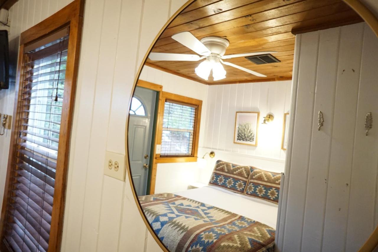 Shaver Lake Village Hotel Exteriör bild