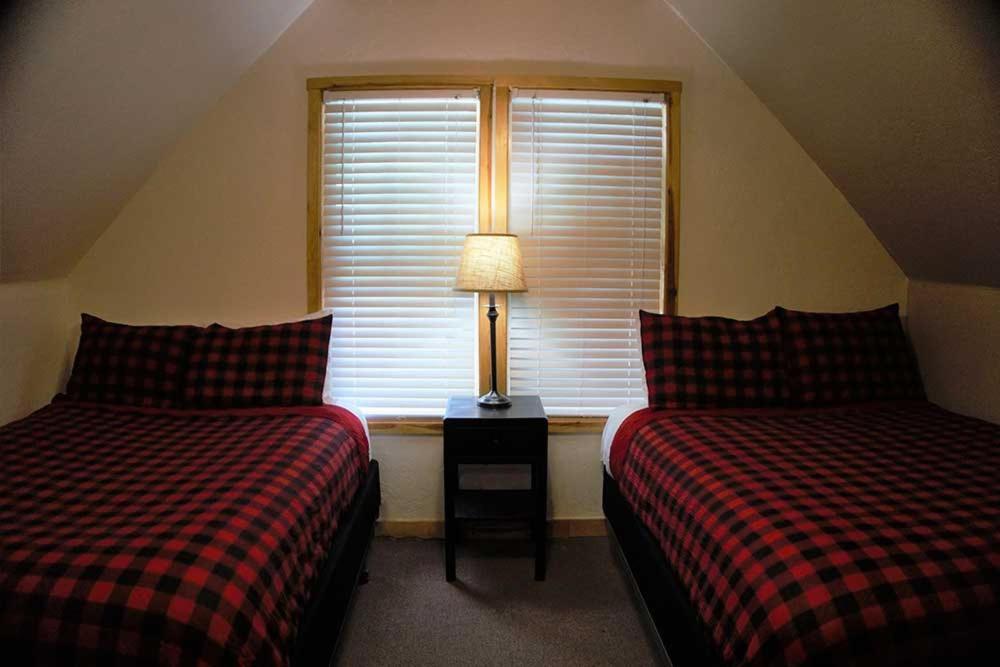 Shaver Lake Village Hotel Exteriör bild